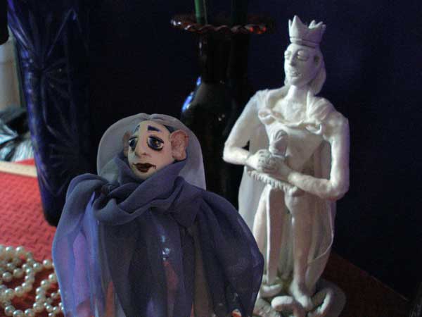 «Kings phantom and Kings Statue»